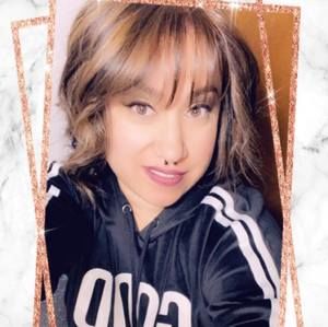 Meet your Posher, Candis